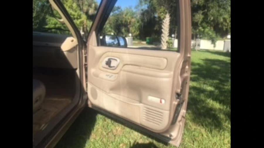 1996 GMC Sierra 1st Gen - Image 3 of 10