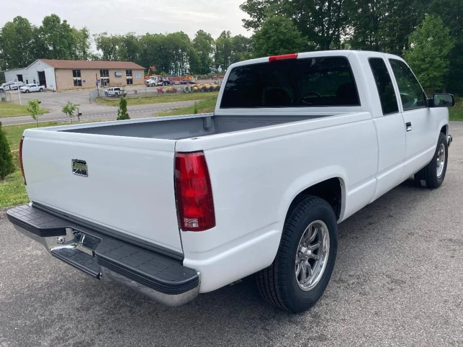 1996 GMC Sierra 1st Gen - Image 2 of 15