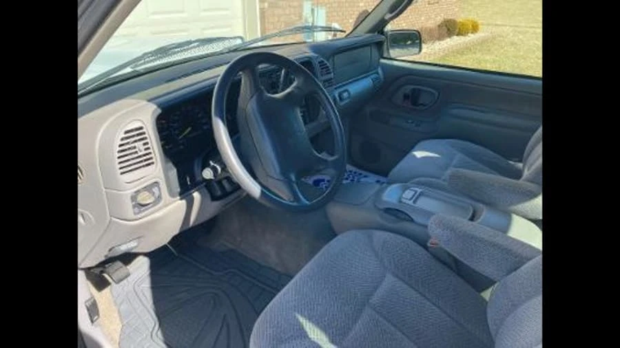 1996 GMC Sierra 1st Gen - Image 4 of 15