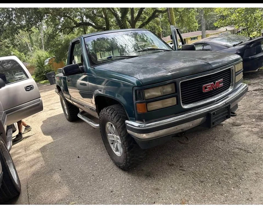 1996 GMC Sierra 1st Gen - Image 2 of 12