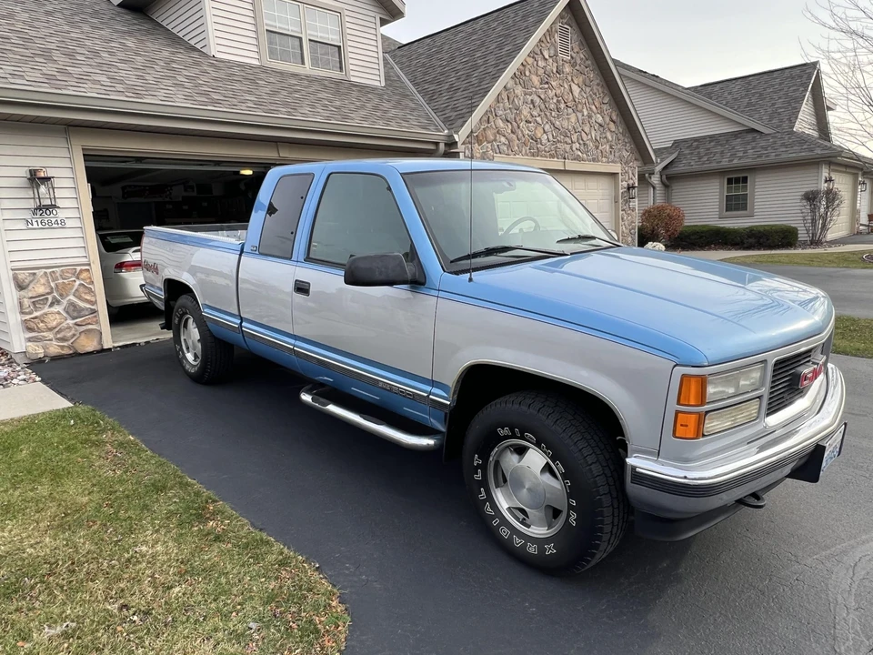 1996 GMC Sierra 1st Gen - Image 2 of 31