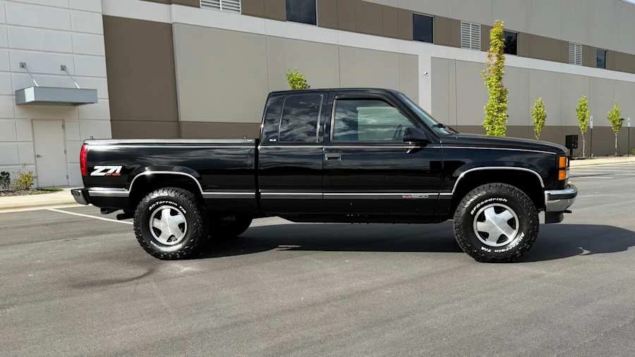 1996 GMC Sierra 1st Gen - Image 2 of 20
