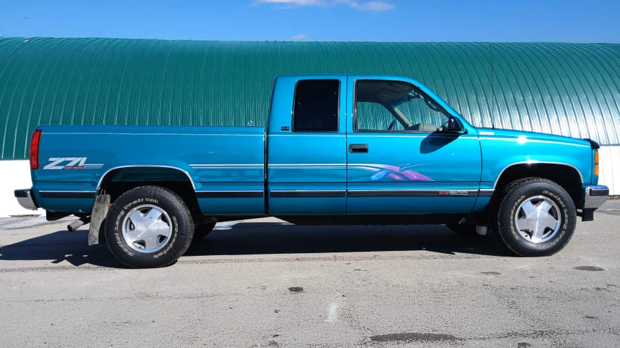 1996 GMC Sierra 1st Gen - Image 2 of 31