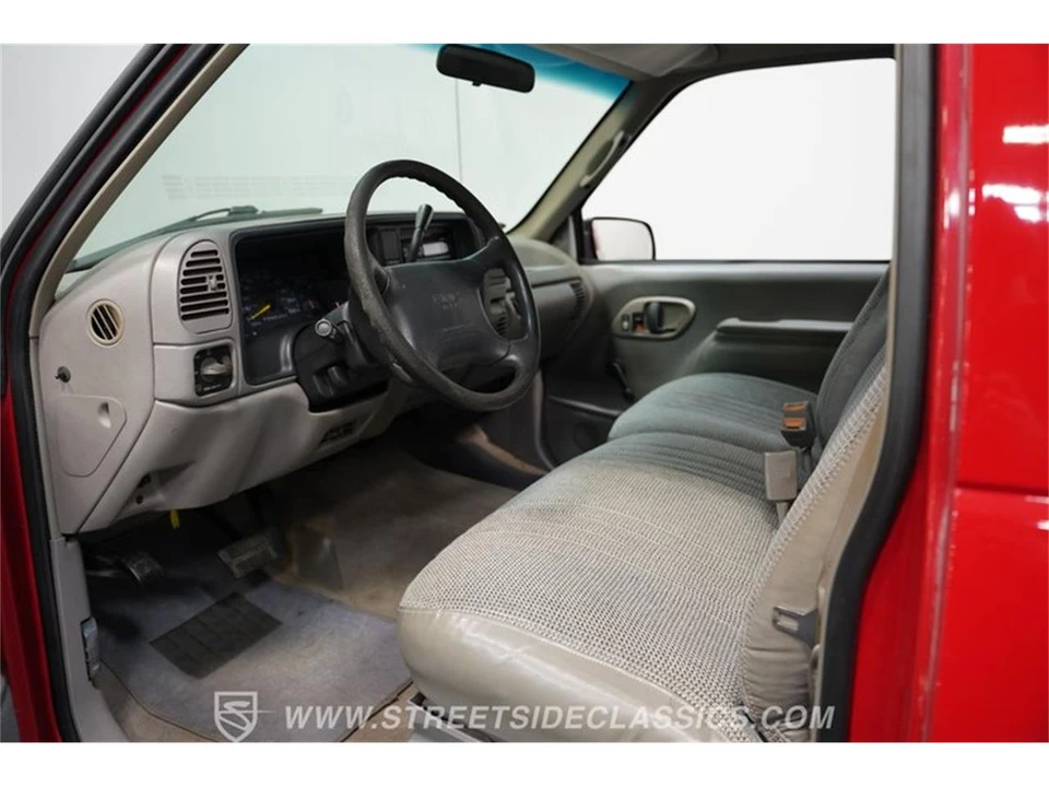 1996 GMC Sierra 1st Gen - Image 2 of 31