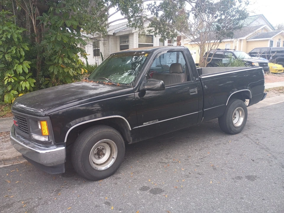 1996 GMC Sierra 1st Gen - Image 2 of 9