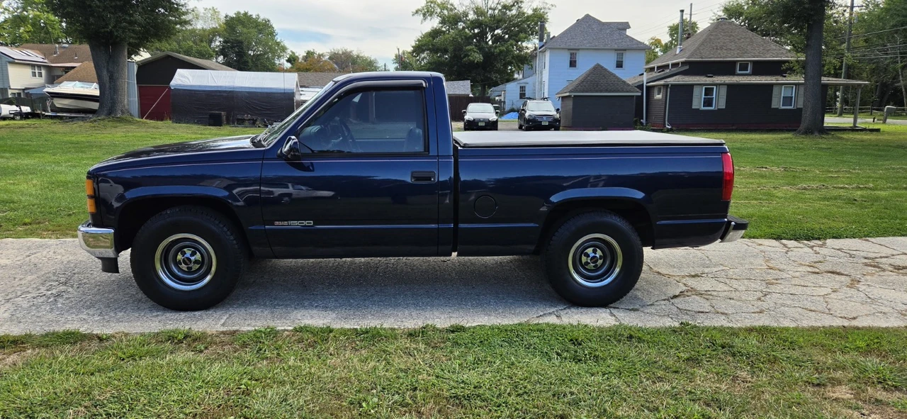 1996 GMC Sierra 1st Gen - Image 2 of 31