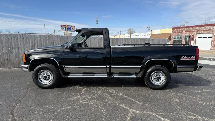 1996 GMC Sierra 1st Gen - Image 2 of 14