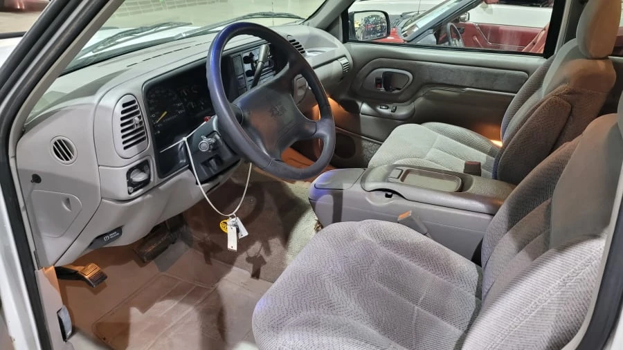 1996 GMC Sierra 1st Gen - Image 3 of 4