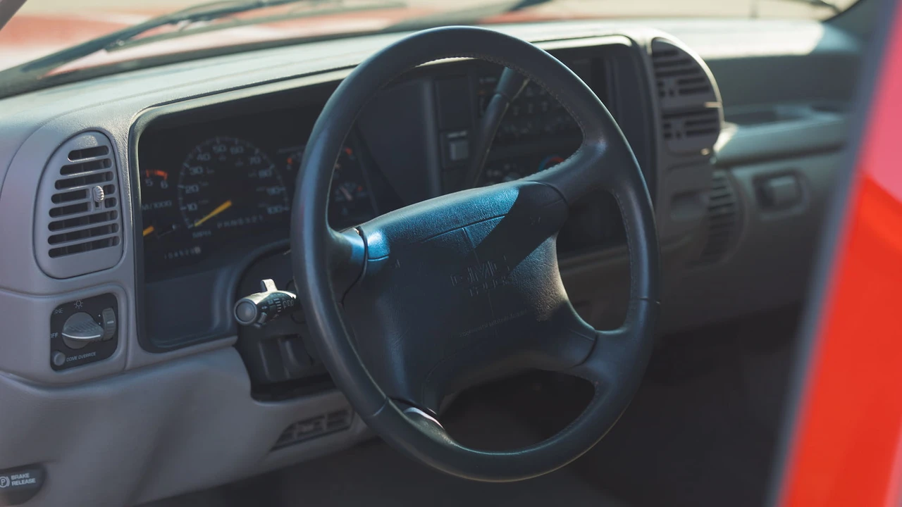 1996 GMC Sierra 1st Gen - Image 10 of 22