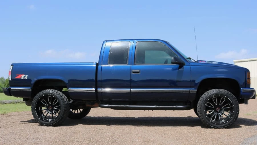 1996 GMC Sierra 1st Gen - Image 2 of 9