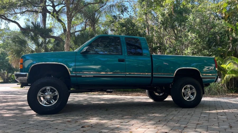 1996 GMC Sierra 1st Gen - Image 2 of 14