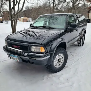 1996 GMC Sonoma Regular Cab SLS Pickup 2D 6 ft
