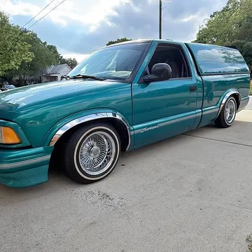 1996 GMC Sonoma SLS Pickup 2D 6 ft