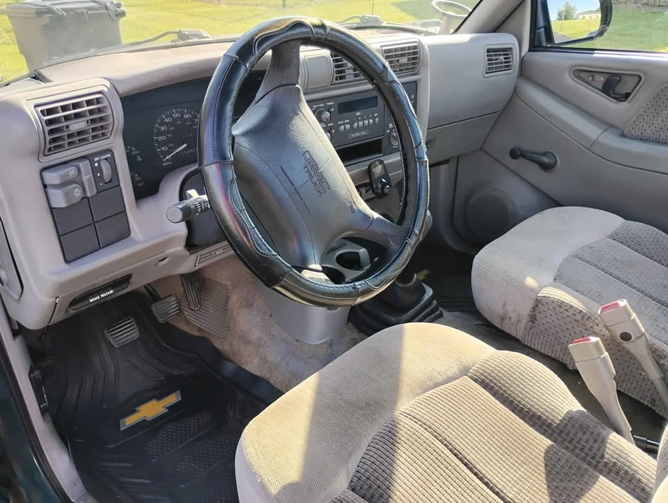 1996 GMC S-15/Sonoma - Image 17 of 18