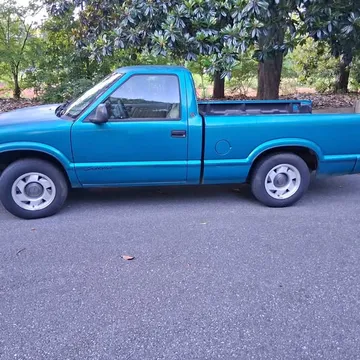 1996 GMC Sonoma SLS Pickup 2D 6 ft
