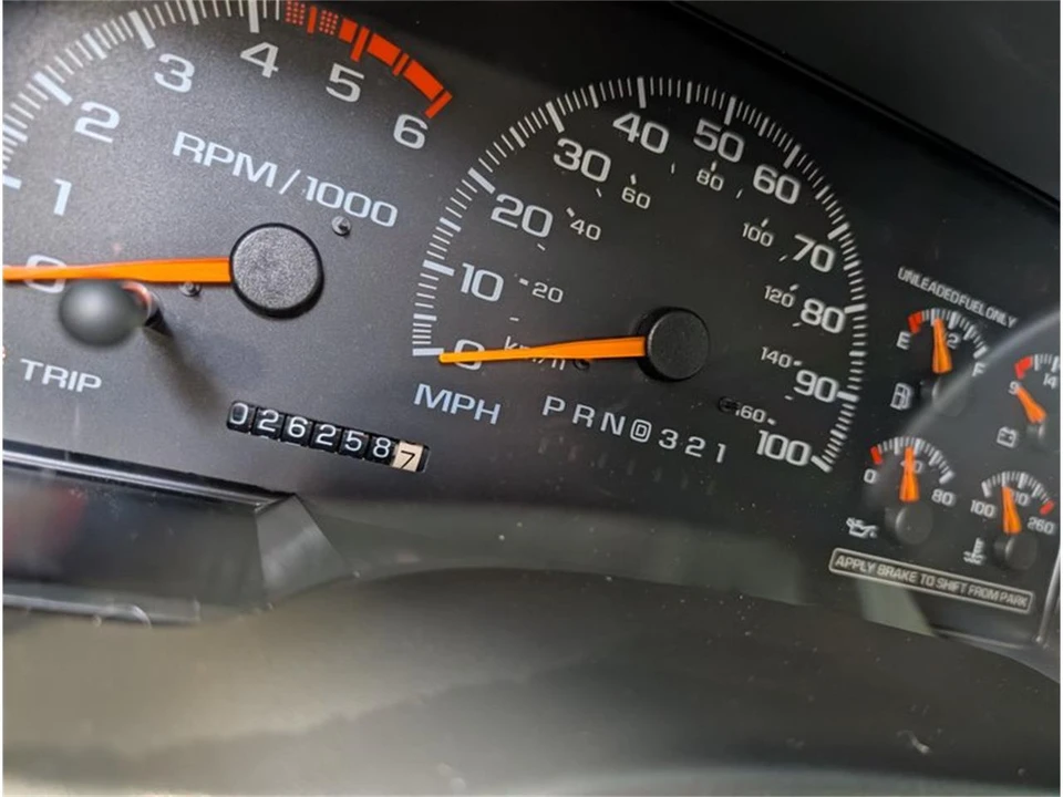 1996 GMC Suburban 8th Gen - Image 12 of 16