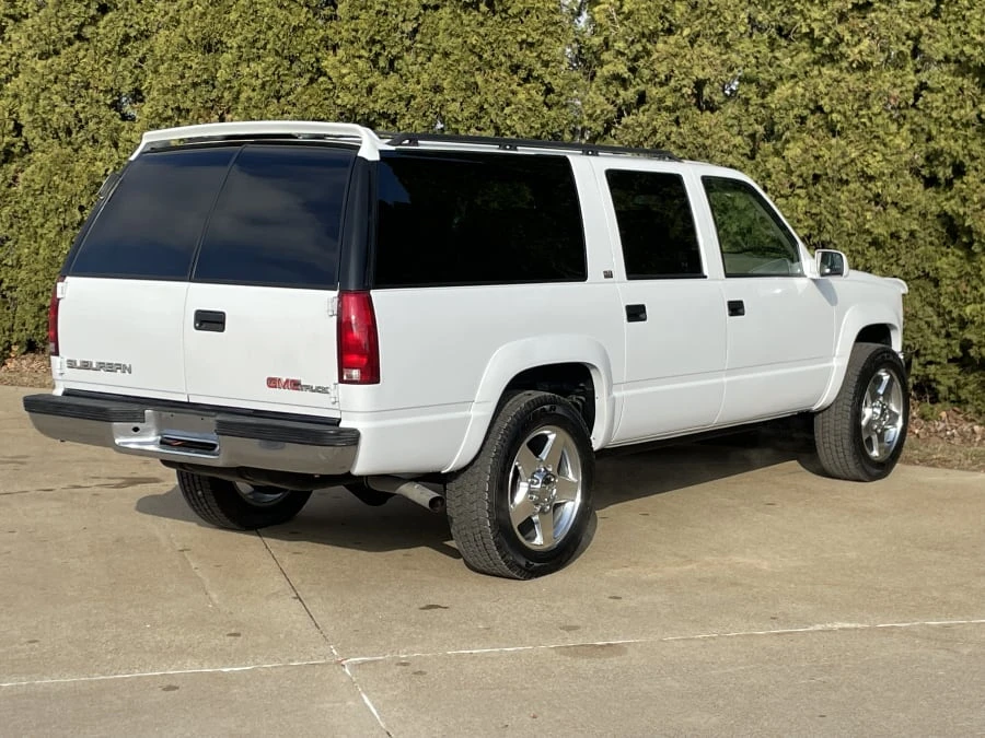 1996 GMC Suburban 8th Gen - Image 8 of 29
