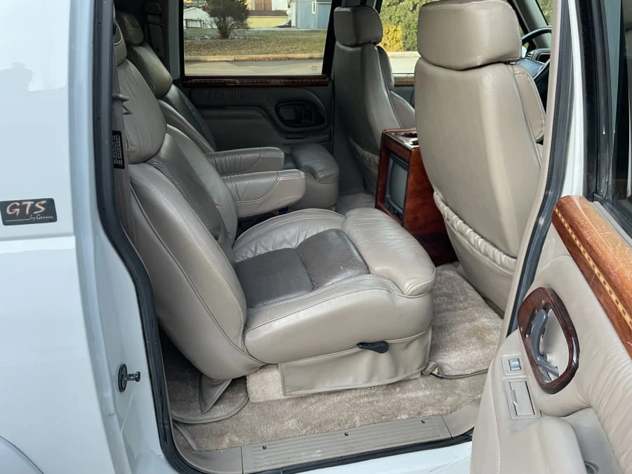 1996 GMC Suburban 8th Gen - Image 22 of 29