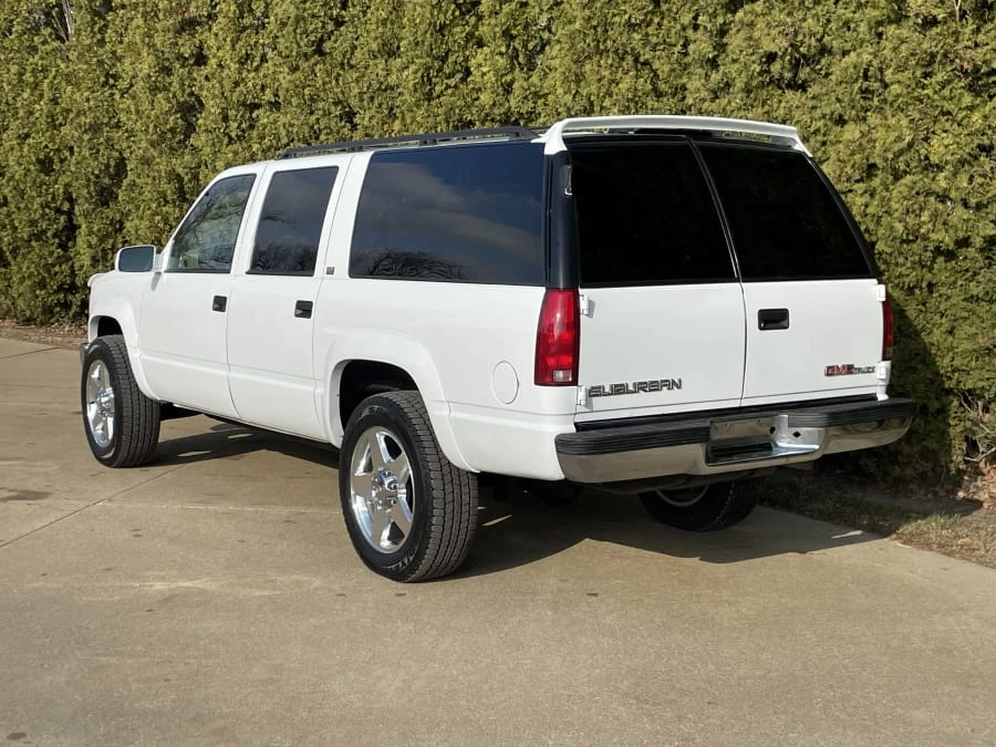 1996 GMC Suburban 8th Gen - Image 5 of 29