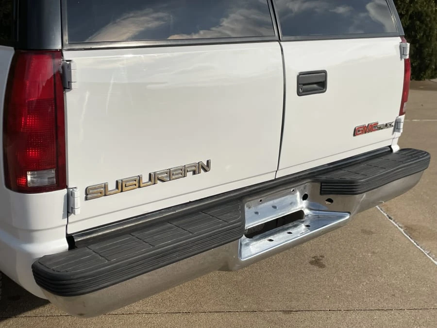 1996 GMC Suburban 8th Gen - Image 14 of 29