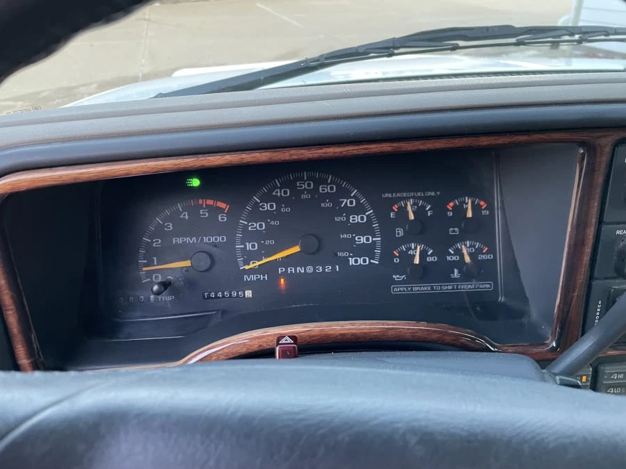 1996 GMC Suburban 8th Gen - Image 27 of 29