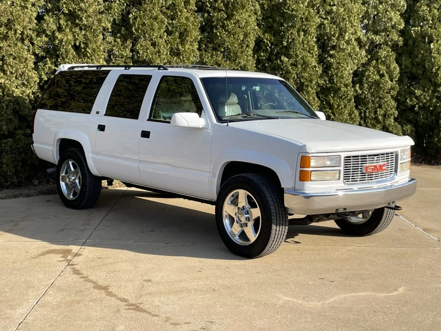 1996 GMC Suburban 8th Gen - Image 6 of 29