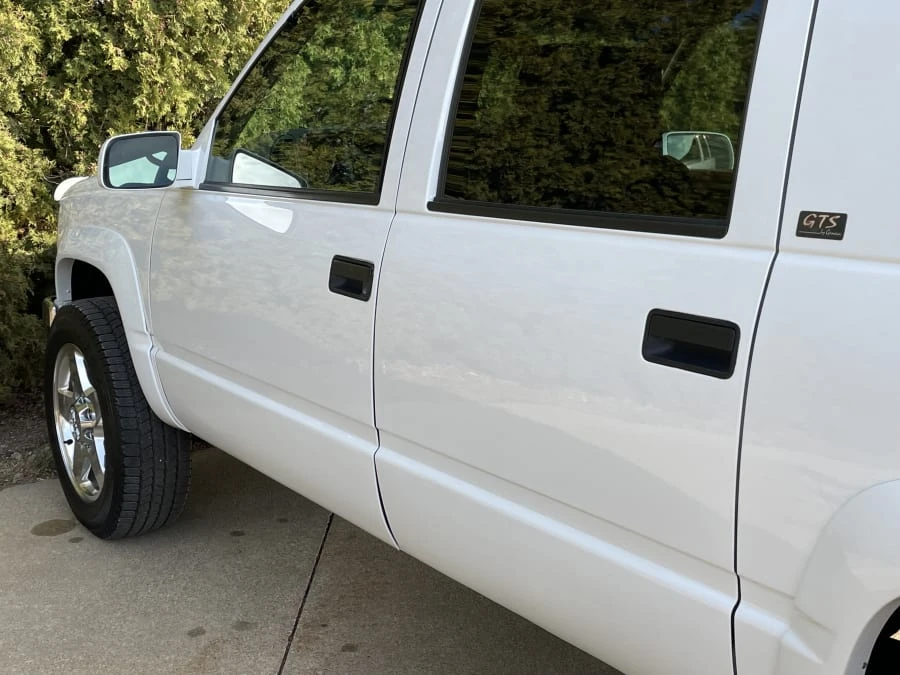 1996 GMC Suburban 8th Gen - Image 16 of 29
