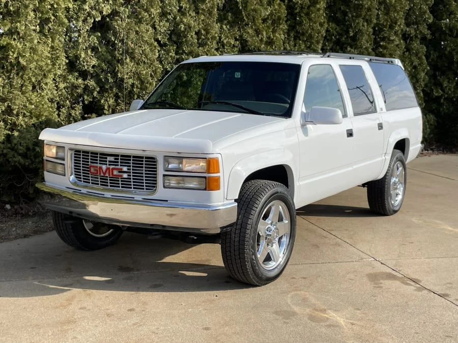 1996 GMC Suburban 8th Gen - Image 7 of 29