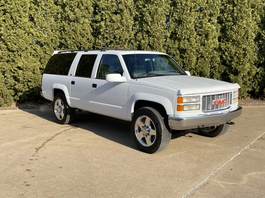 1996 GMC Suburban 8th Gen - Image 12 of 29