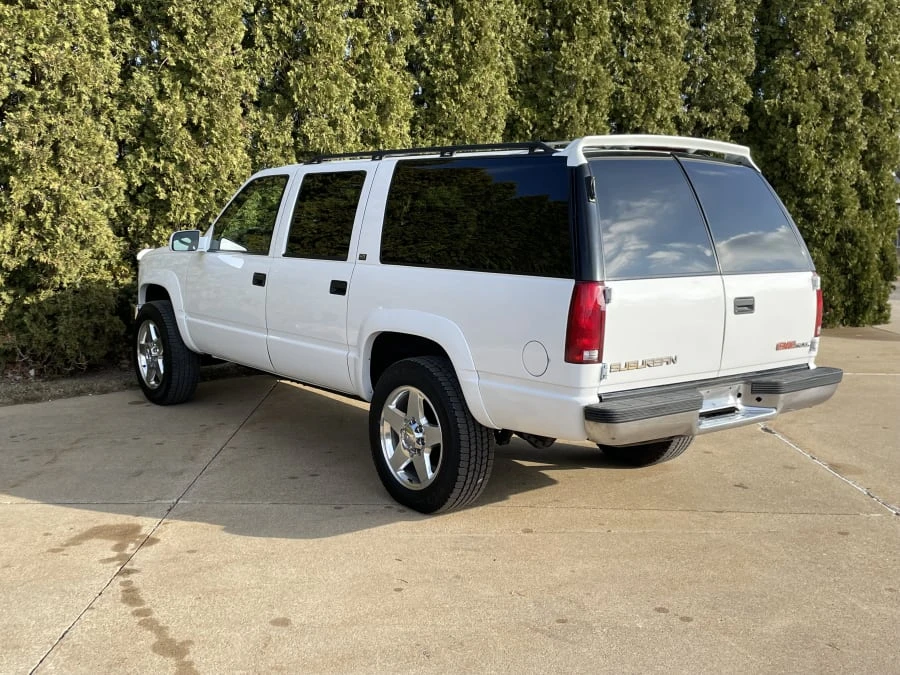 1996 GMC Suburban 8th Gen - Image 9 of 29