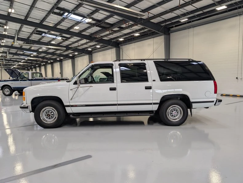 1996 GMC Suburban - Image 3 of 16