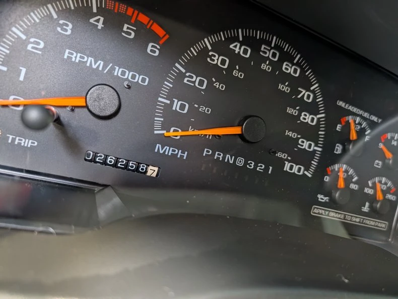 1996 GMC Suburban - Image 12 of 16