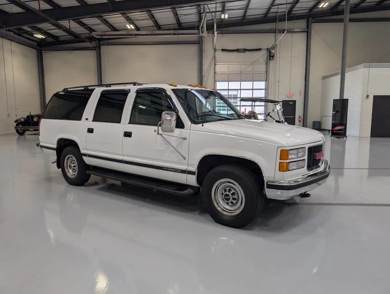 1996 GMC Suburban - Image 7 of 16