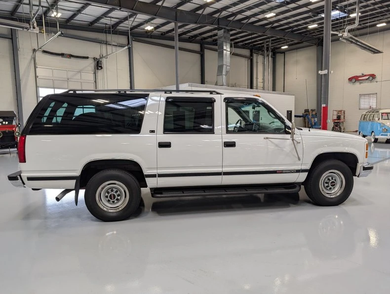 1996 GMC Suburban - Image 6 of 16