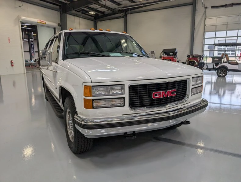 1996 GMC Suburban - Image 8 of 16