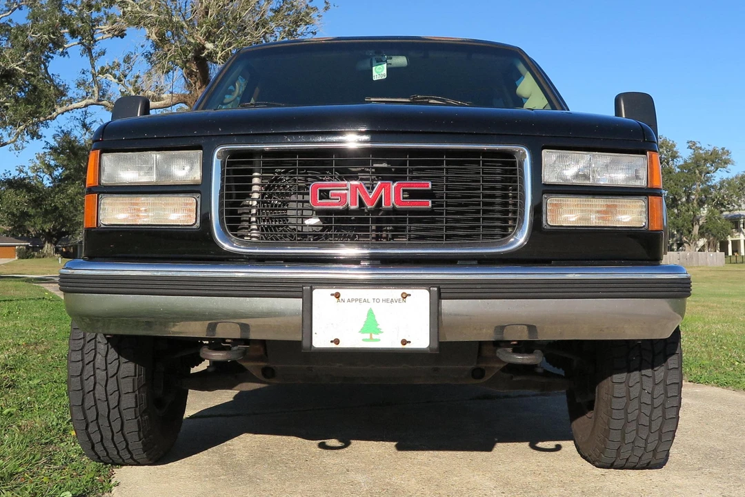 1996 GMC Suburban 8th Gen - Image 2 of 6