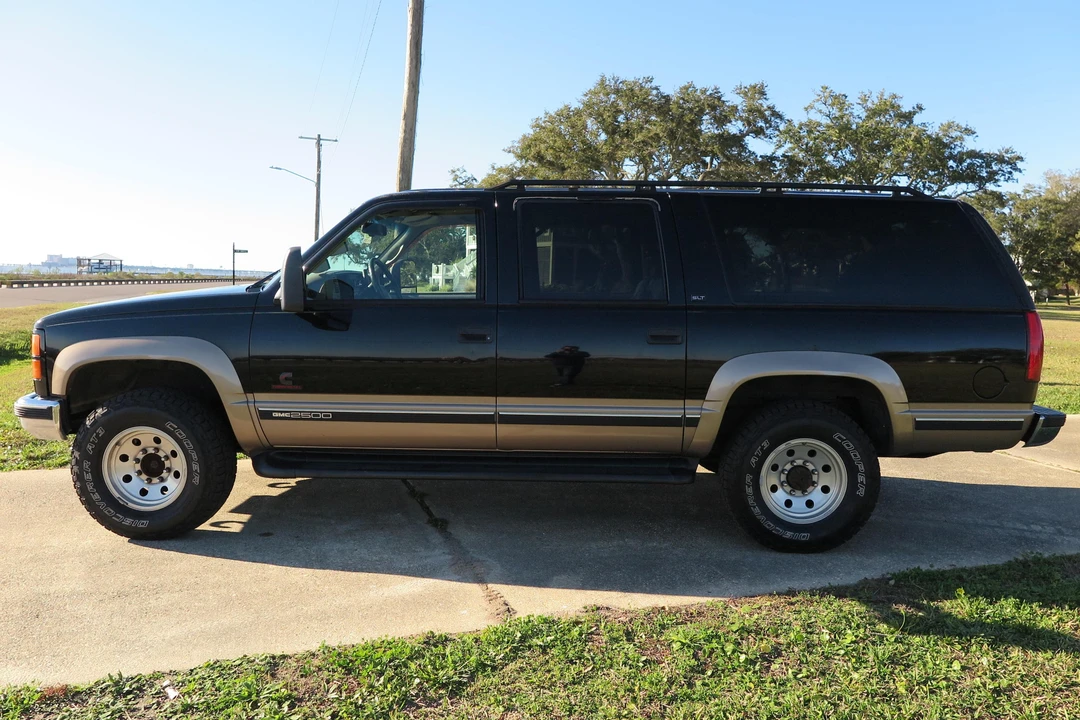 1996 GMC Suburban 8th Gen - Image 3 of 6