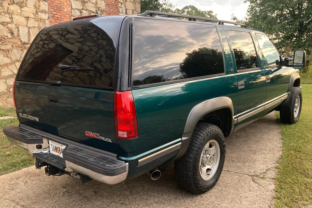 1996 GMC Suburban 8th Gen - Image 4 of 31