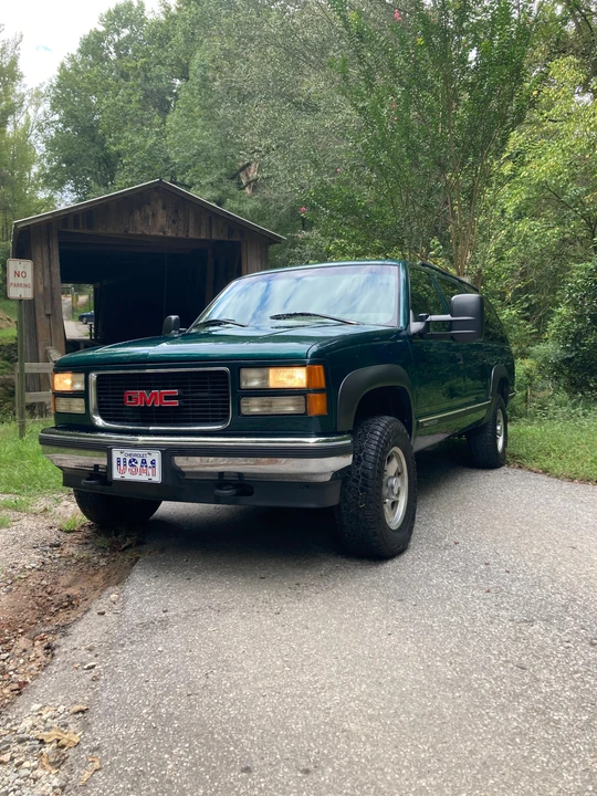1996 GMC Suburban 8th Gen - Image 7 of 31