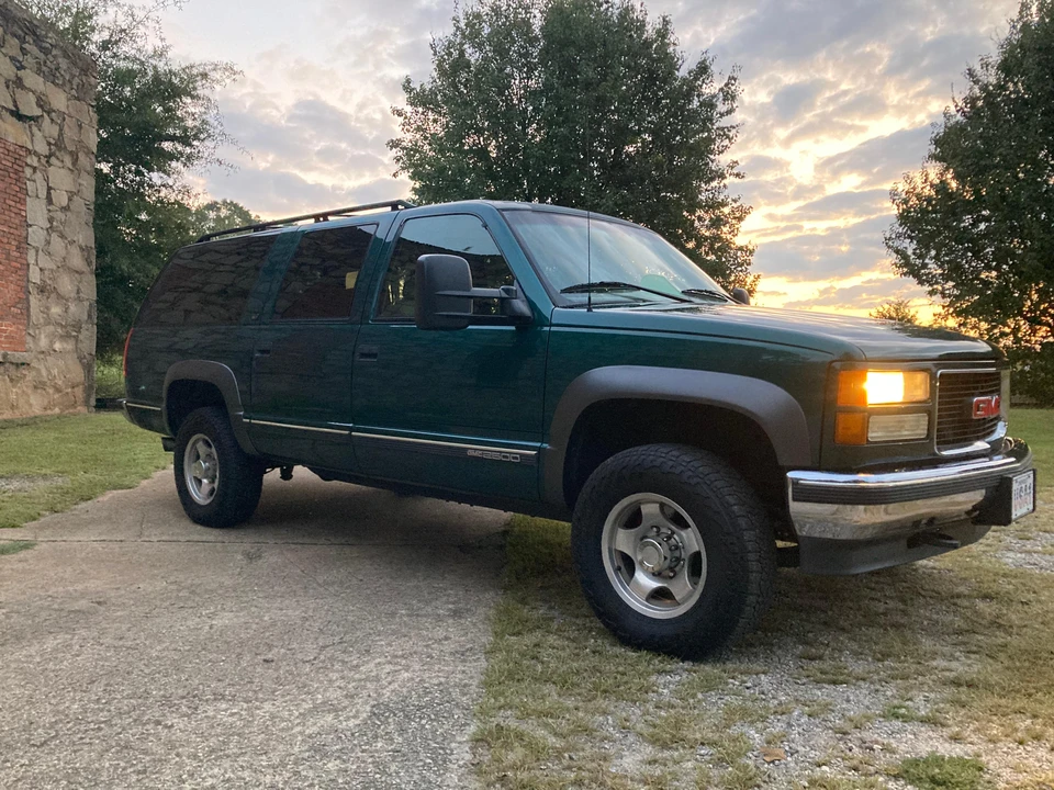 1996 GMC Suburban 8th Gen - Image 17 of 31