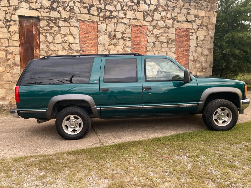 1996 GMC Suburban 8th Gen - Image 15 of 31