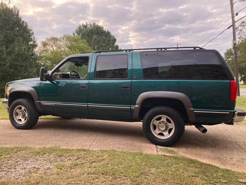 1996 GMC Suburban 8th Gen - Image 12 of 31