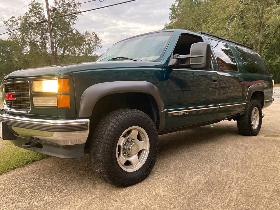 1996 GMC Suburban 8th Gen - Image 10 of 31