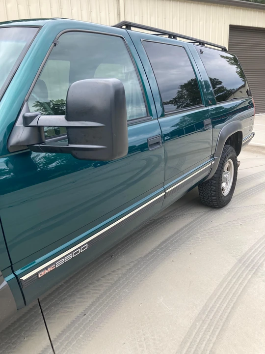 1996 GMC Suburban 8th Gen - Image 24 of 31