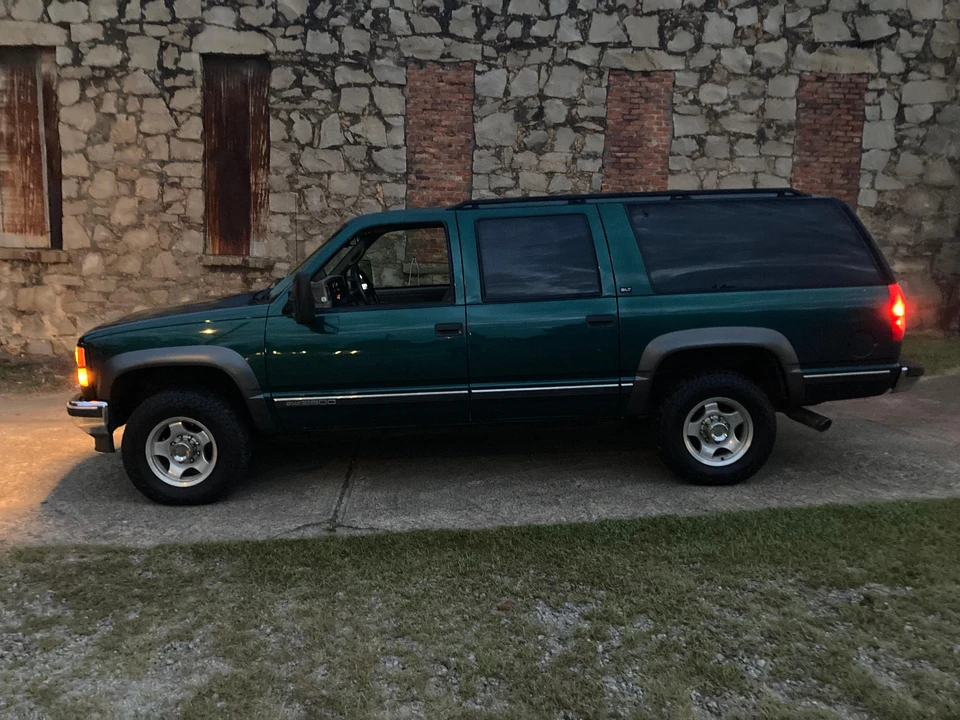 1996 GMC Suburban 8th Gen - Image 11 of 31