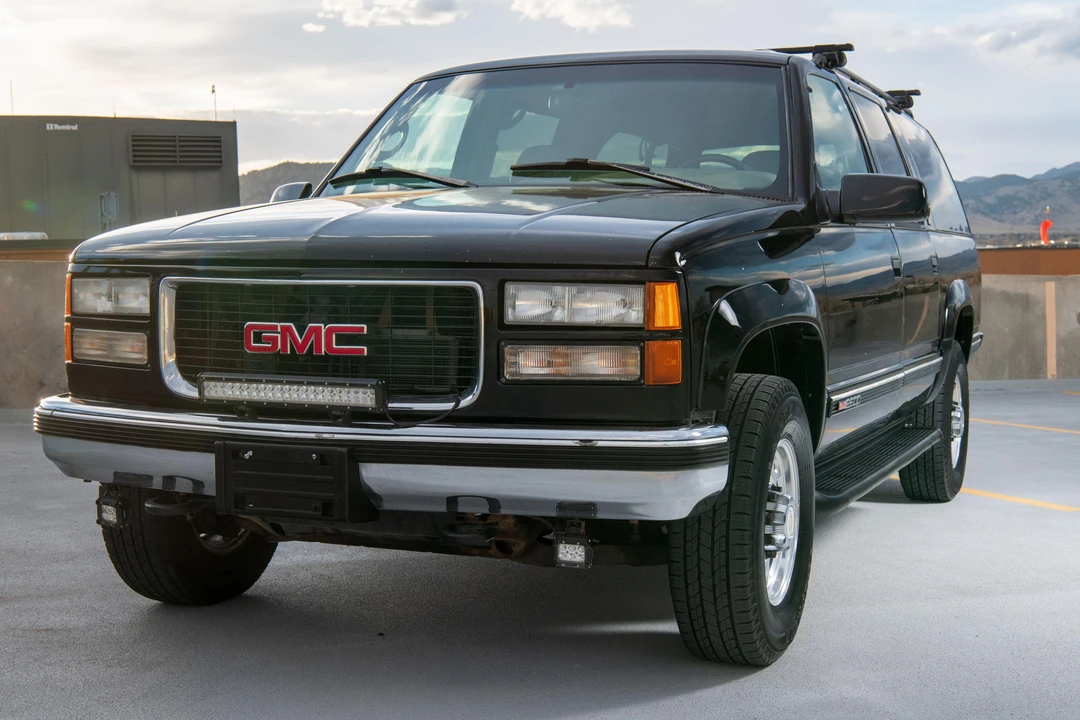 1996 GMC Suburban 8th Gen - Image 8 of 31