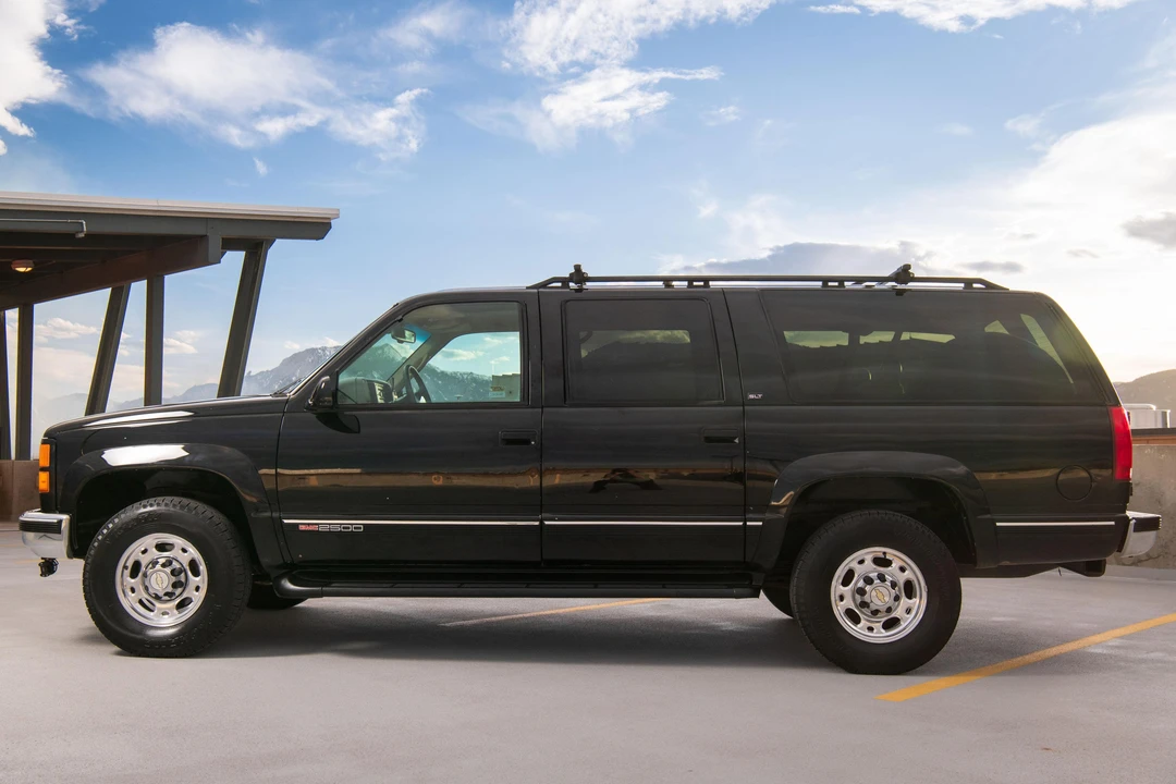 1996 GMC Suburban 8th Gen - Image 13 of 31