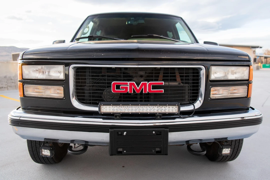 1996 GMC Suburban 8th Gen - Image 20 of 31