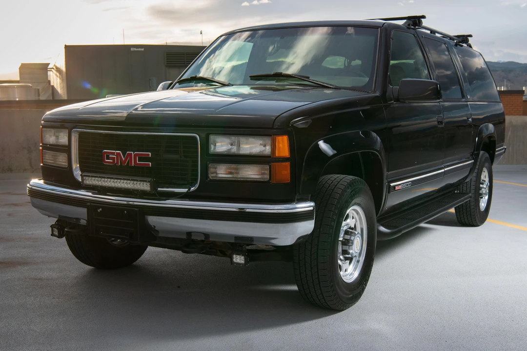 1996 GMC Suburban 8th Gen - Image 11 of 31