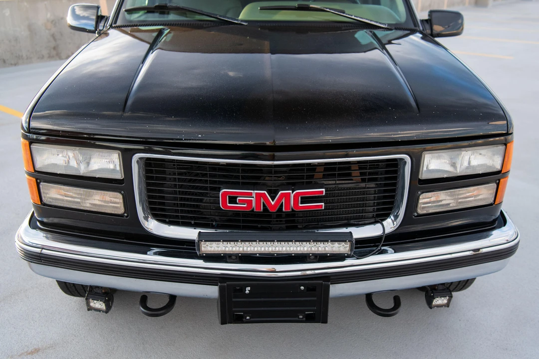 1996 GMC Suburban 8th Gen - Image 21 of 31